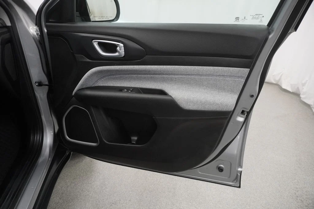 Certified Used 2022 Silver Jeep Latitude image 45