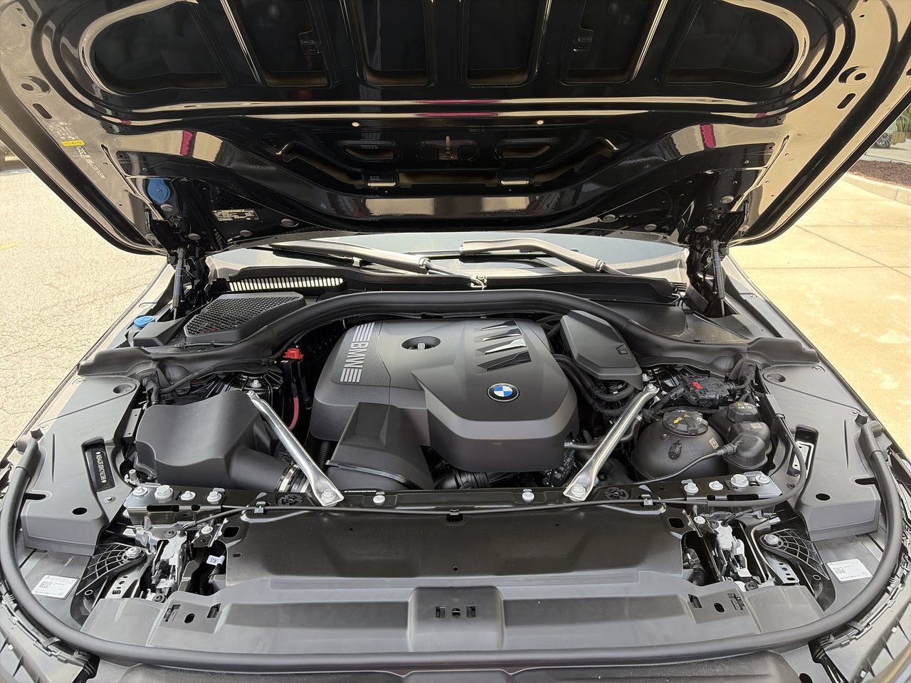 New 2027 Black Sapphire Metallic BMW 530i image 39