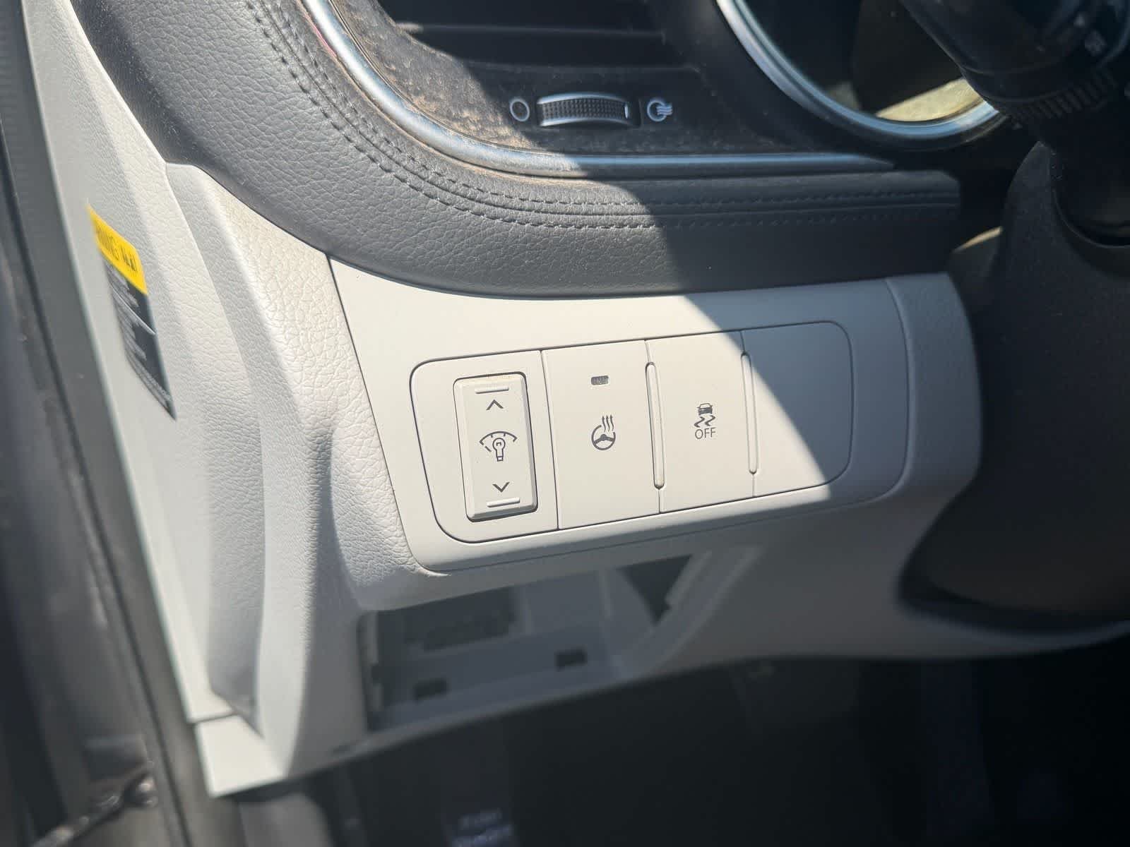 Used 2015 Titanium Silver Kia EX image 18