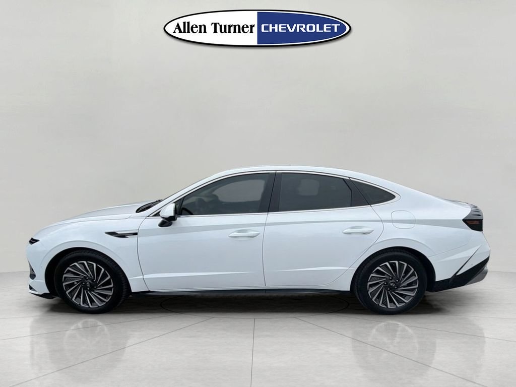Used 2025 White Hyundai Limited image 6