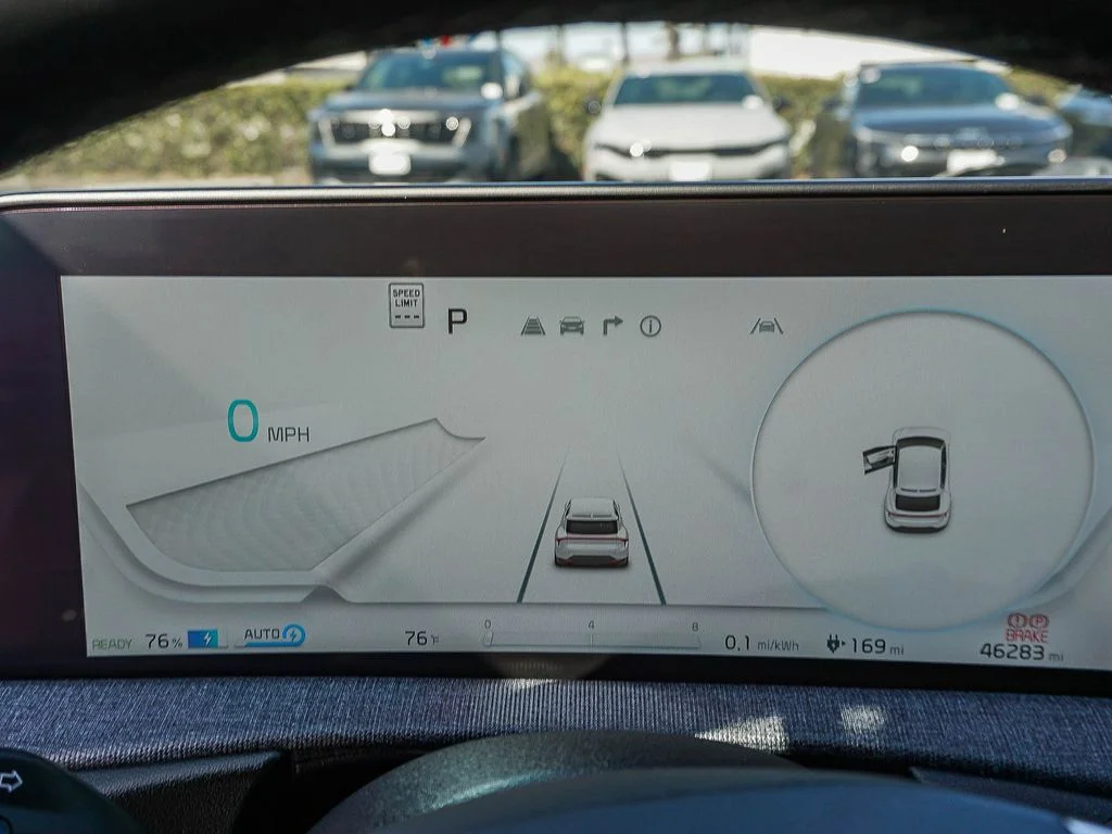 Certified Used 2023 Blue Kia Light image 21