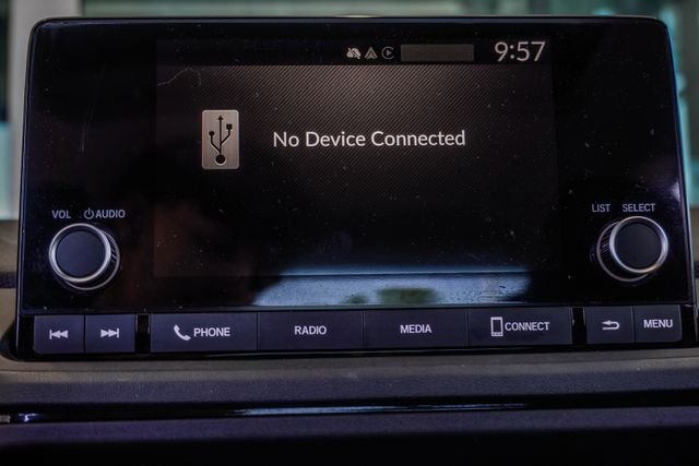 Used 2023 White Honda EX image 27