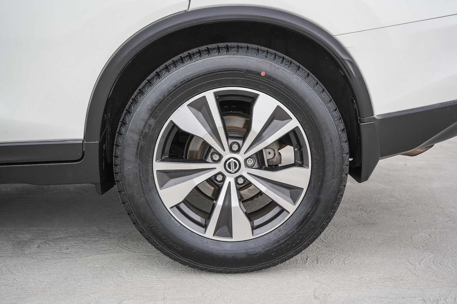Used 2016 Glacier White Nissan S image 10