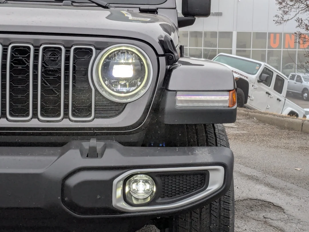New 2026 Grey Jeep Sahara - - 4x4 - McKinley Leather - Body-Color Top - Power Seats - Remote Start & More! image 10