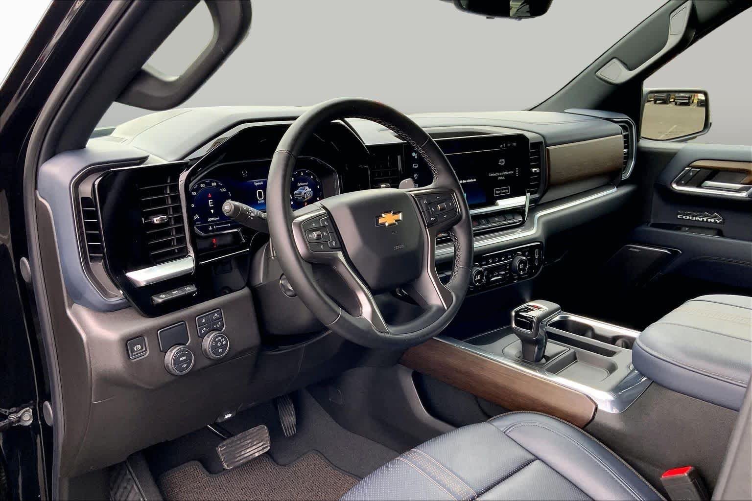 Used 2024 Black Chevrolet High Country image 17