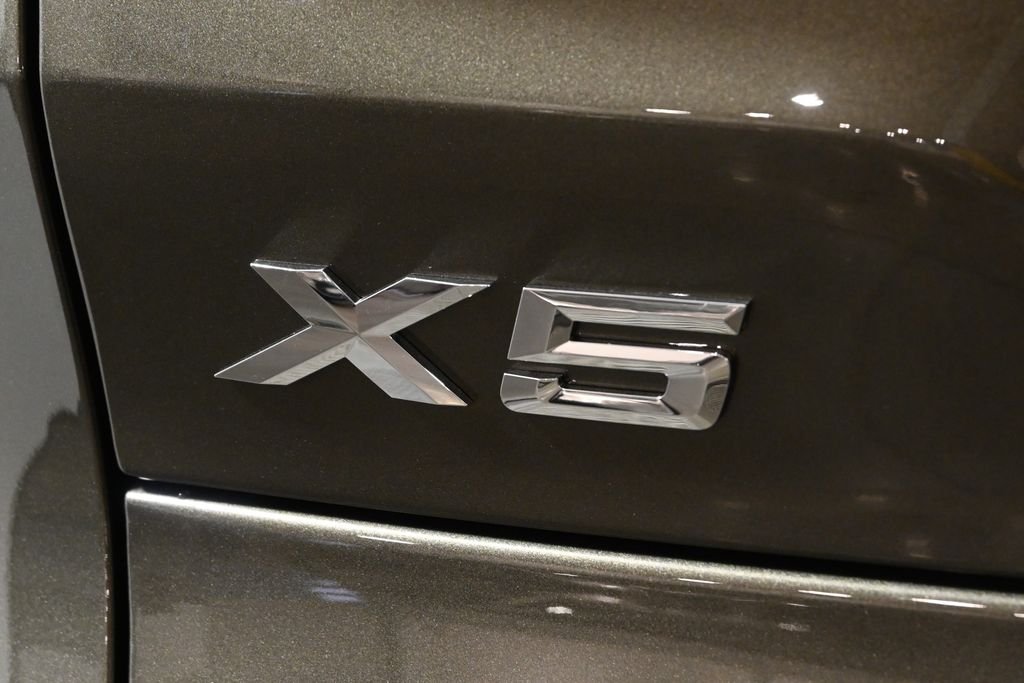 Used 2026 Green Metallic BMW xDrive40i image 39