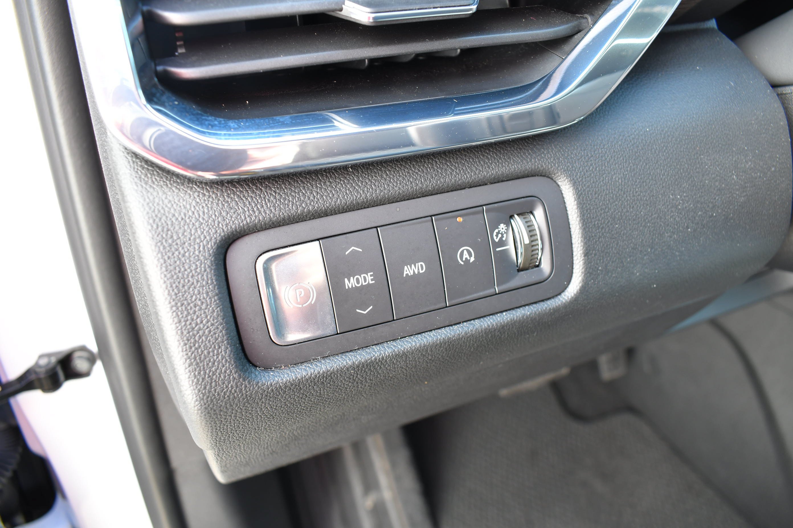 2025 GMC Acadia Denali - Photo 12