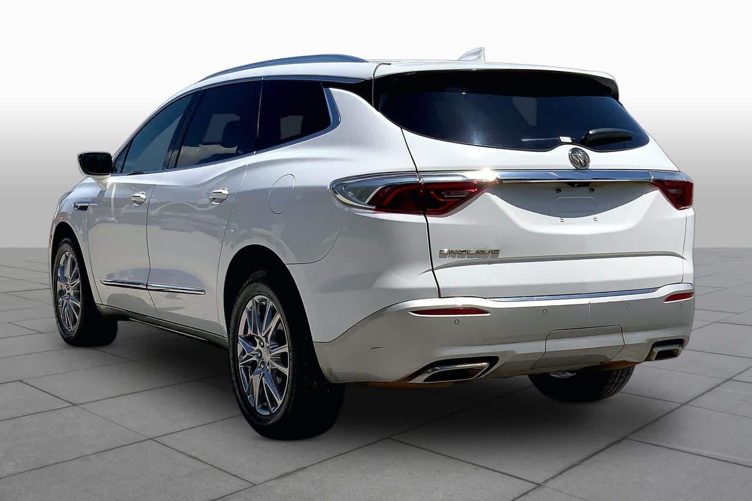 Used 2022 Summit White Buick Premium image 12