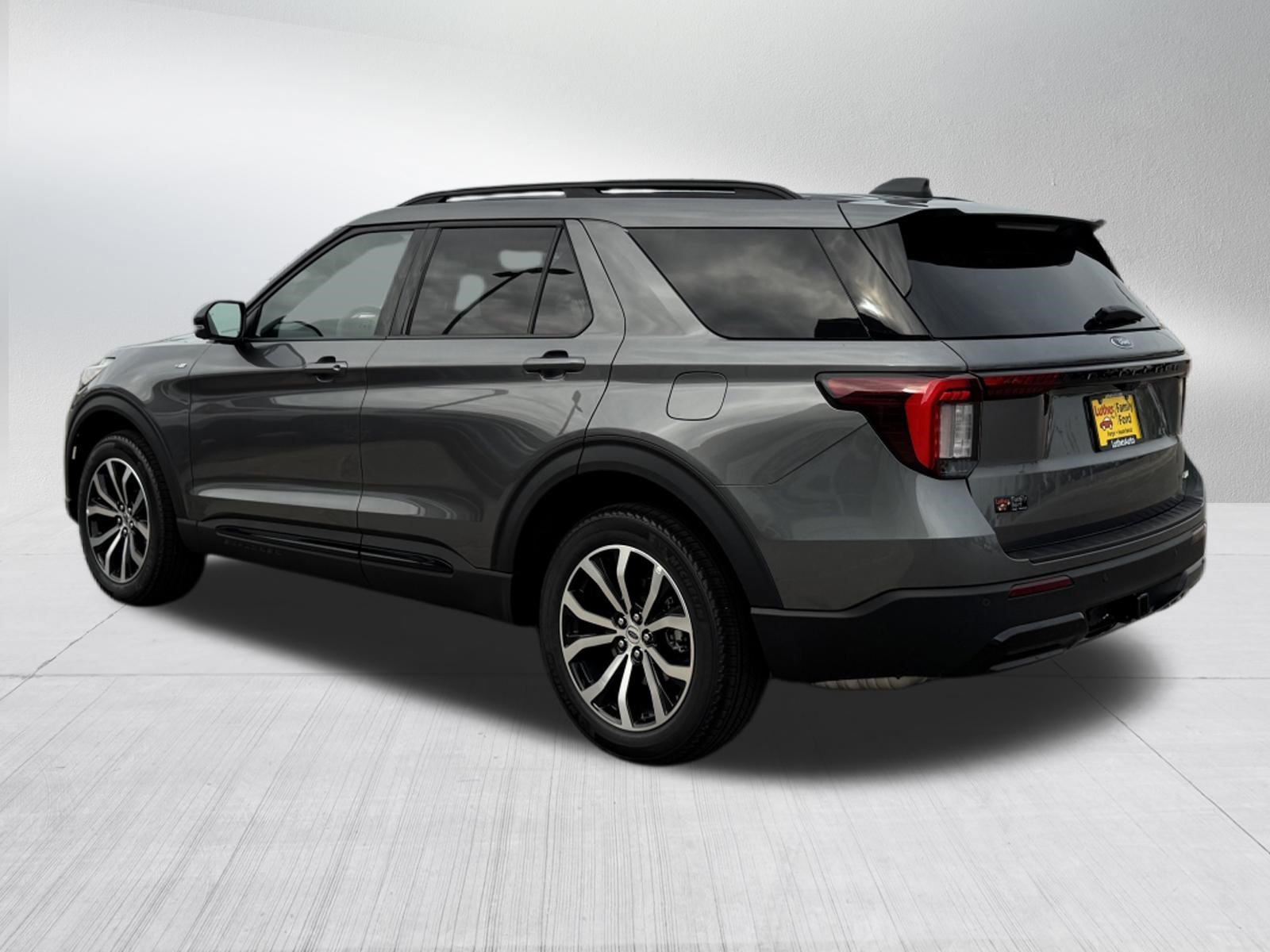 New 2026 Carbonized Gray Metallic Ford ST-Line image 3