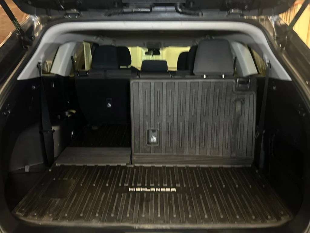 Used 2023 Magnetic Gray Toyota L image 19