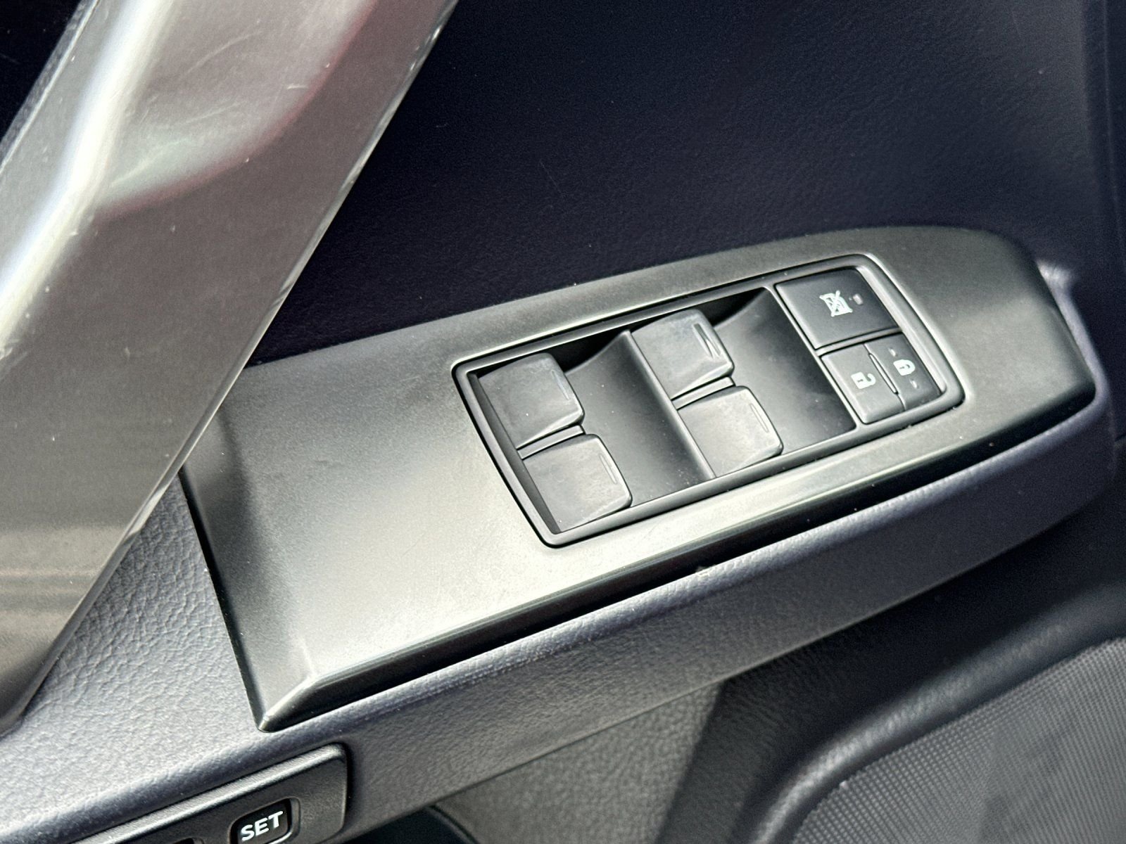 Used 2022 Silver Lexus 460 image 11