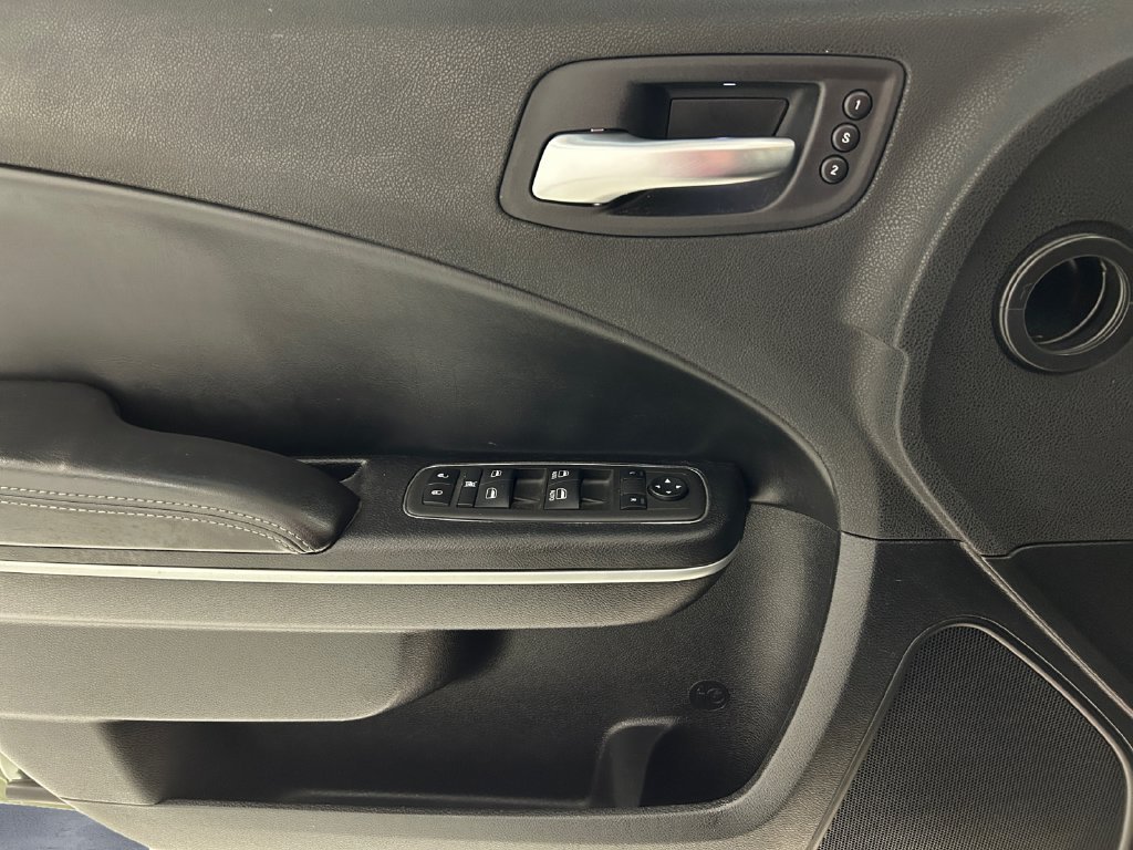 2022 Dodge Charger SXT - Photo 12
