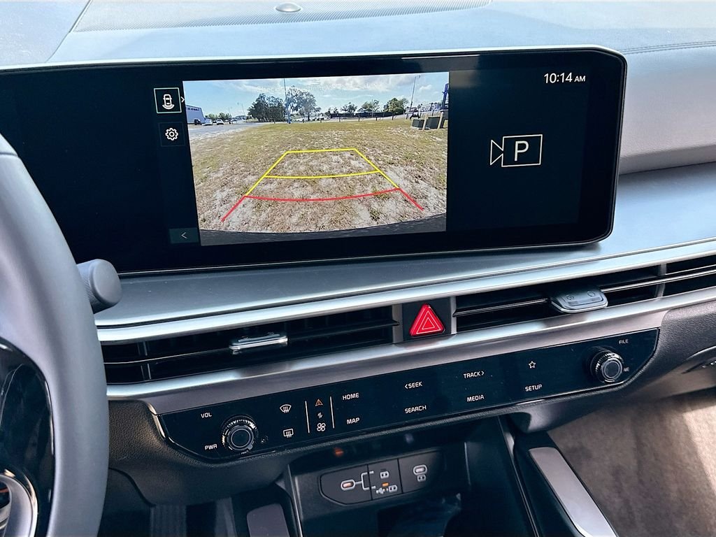 2026 Kia Sorento LX - Photo 13