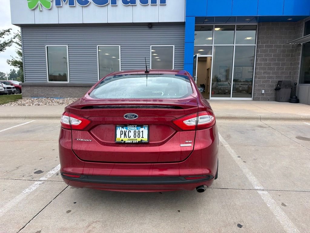 Used 2013 Red Ford SE image 6