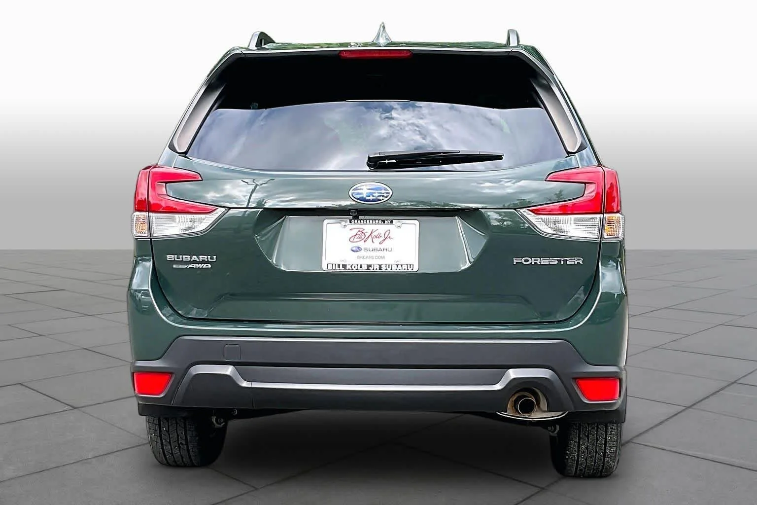 Used 2023 Cascade Green Silica Subaru Premium image 4