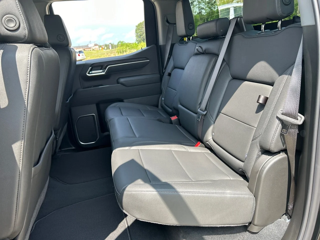 2026 GMC Sierra 1500 SLT - Photo 17