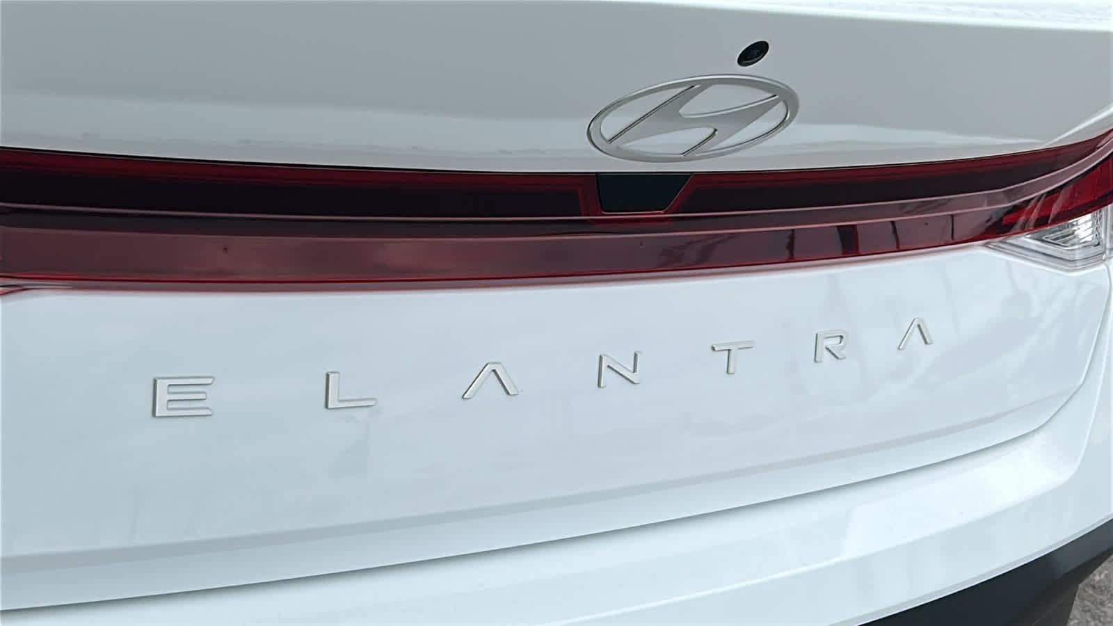 New 2026 Serenity White Hyundai SE image 58