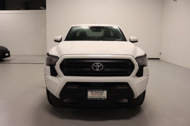 2026 Toyota Tacoma SR5 - Photo 2