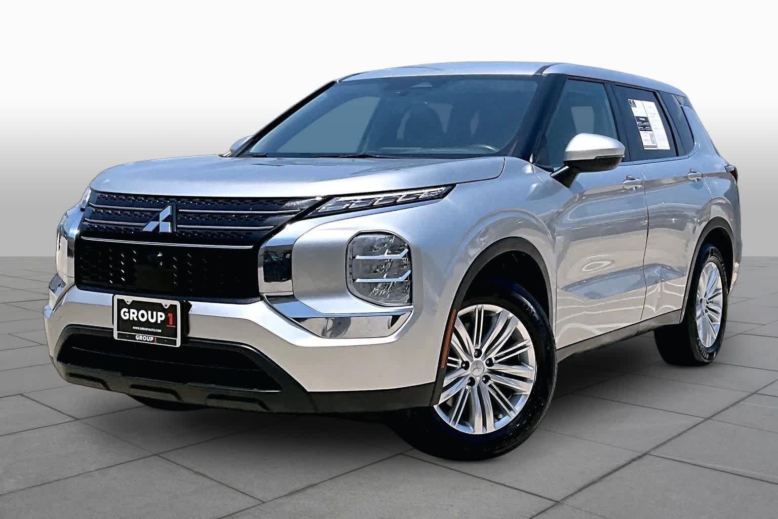 Pre-Owned 2023 Mitsubishi Outlander ES