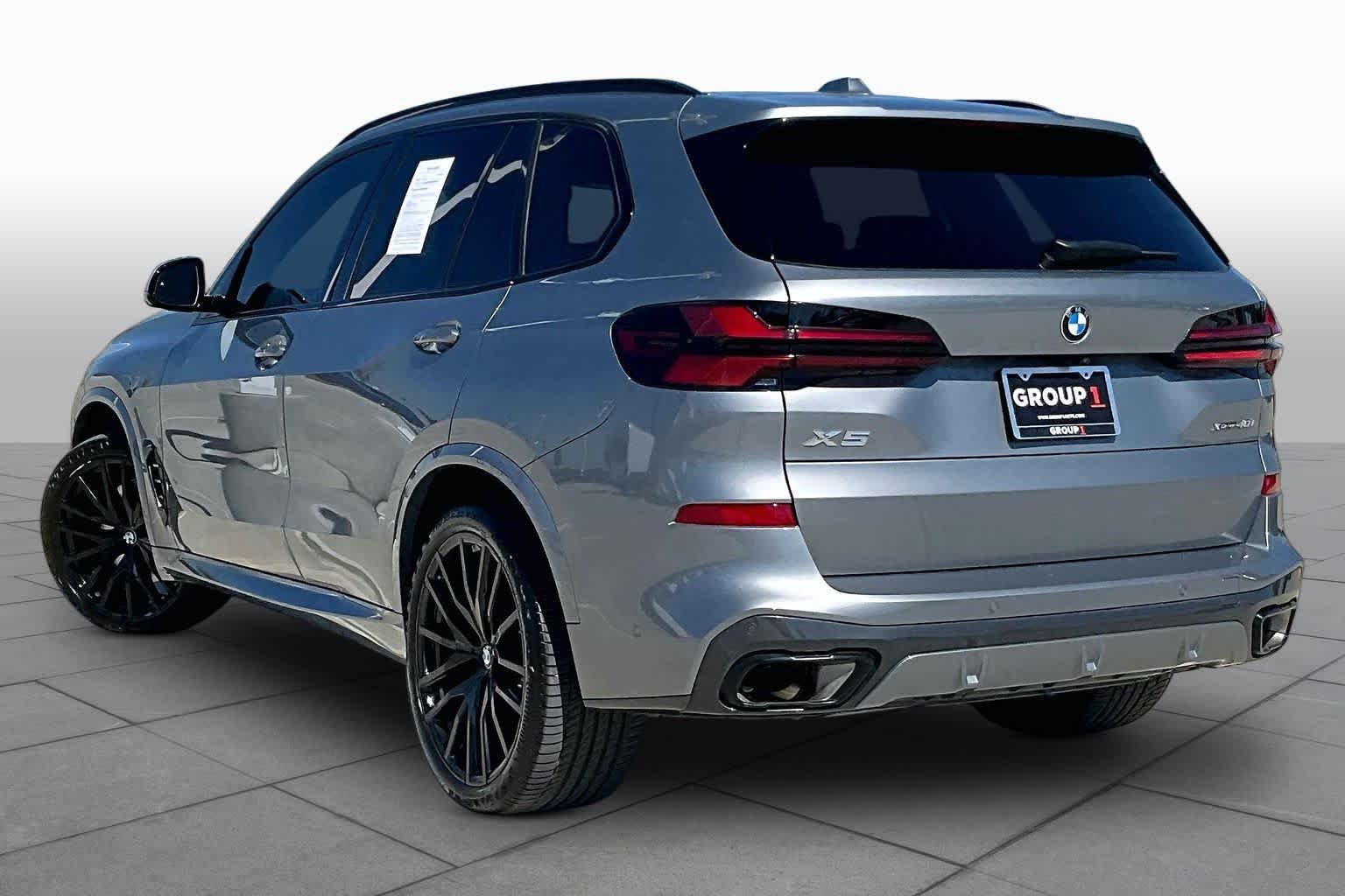 Used 2024 Skyscraper Grey Metallic BMW xDrive40i image 11