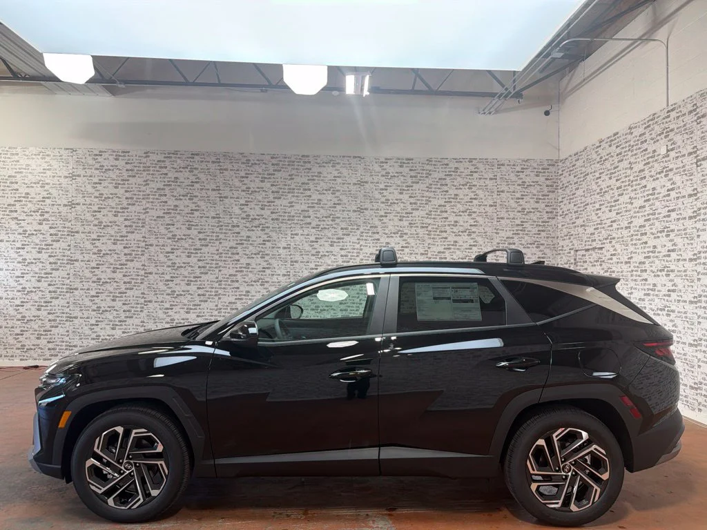 New 2026 Phantom Black Hyundai SEL Plus image 4