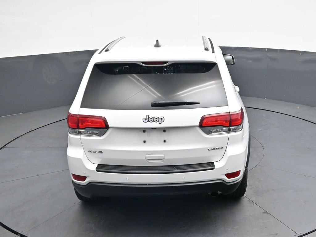 Used 2022 White Jeep Laredo E image 35