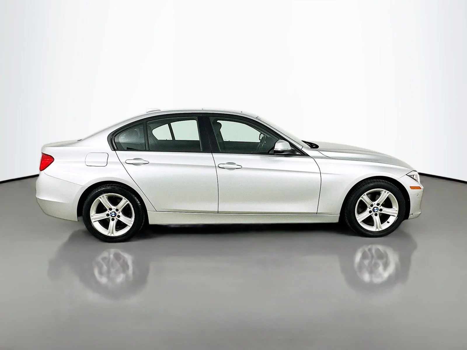 Used 2014 Silver BMW  image 4