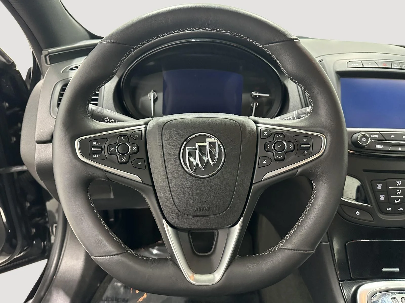Used 2015 BLACK DIAMOND TRICOAT Buick GS image 9