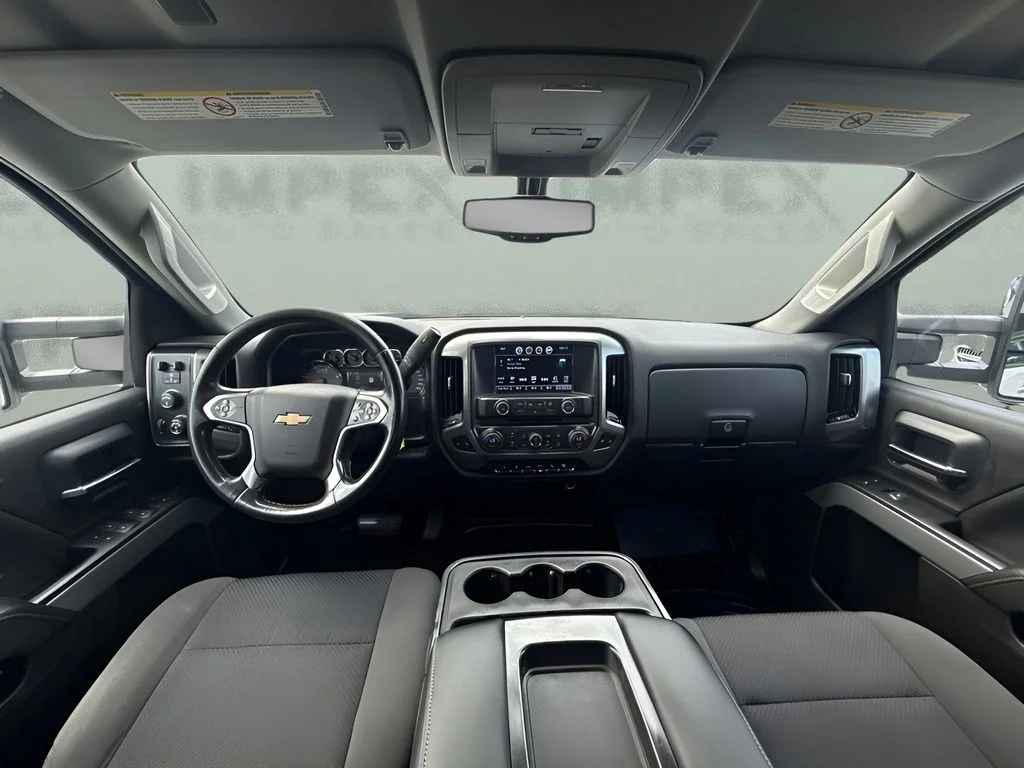 Used 2018 White Chevrolet LT image 7
