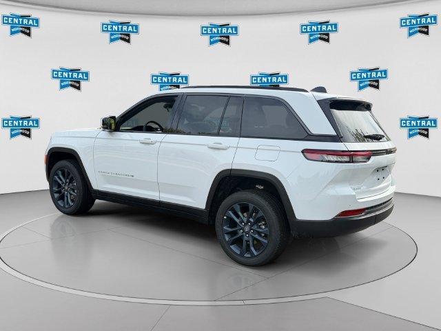 New 2026 Bright White Clear-Coat Exterior Paint Jeep  image 3