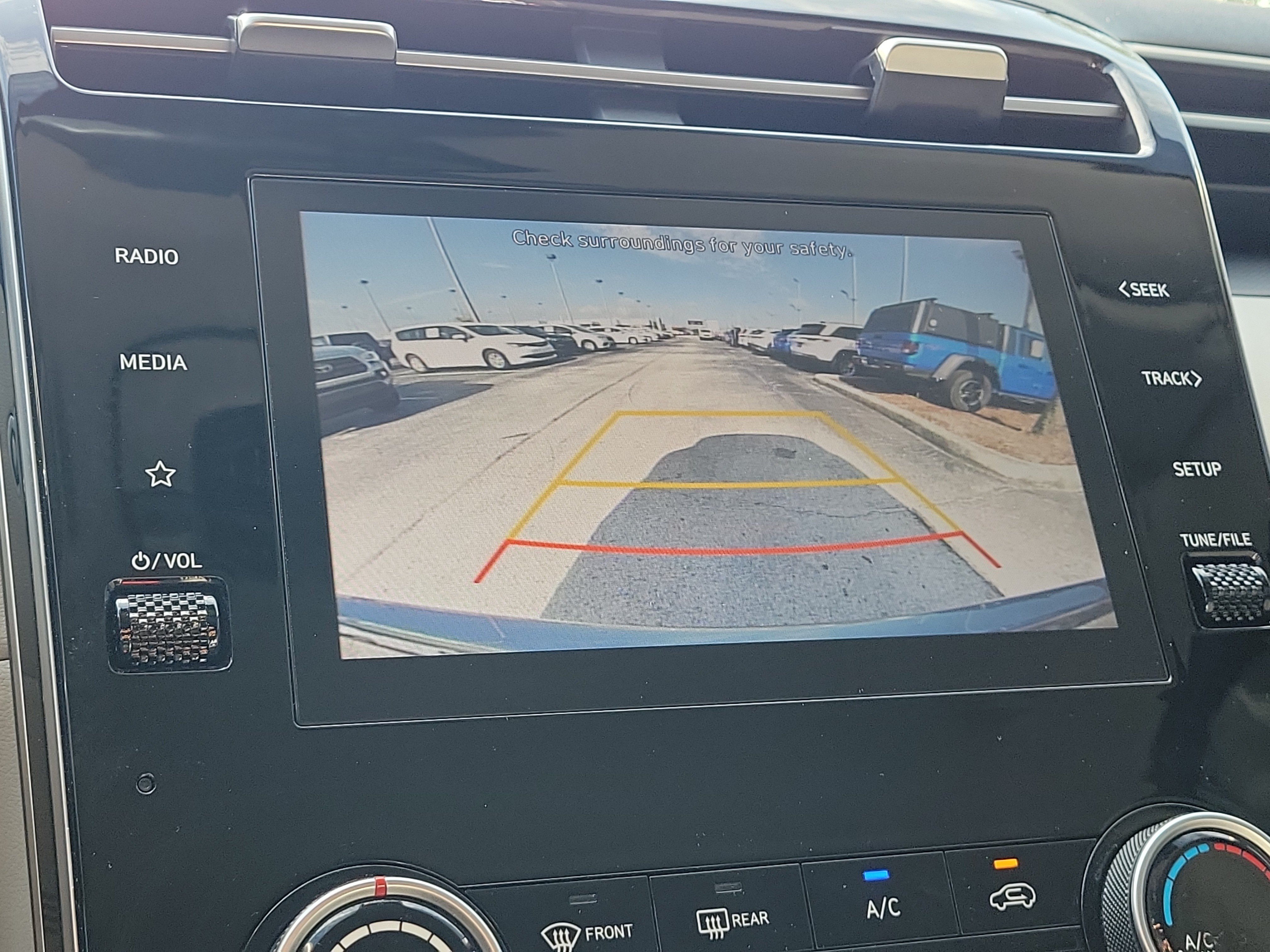 Used 2022 Amazon Gray Hyundai SEL image 25