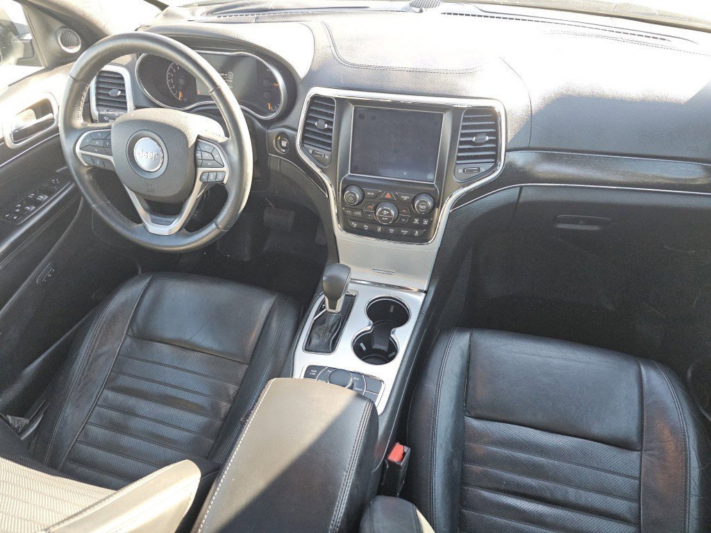 Used 2018 Billet Silver Metallic Clearcoat Jeep Limited image 30