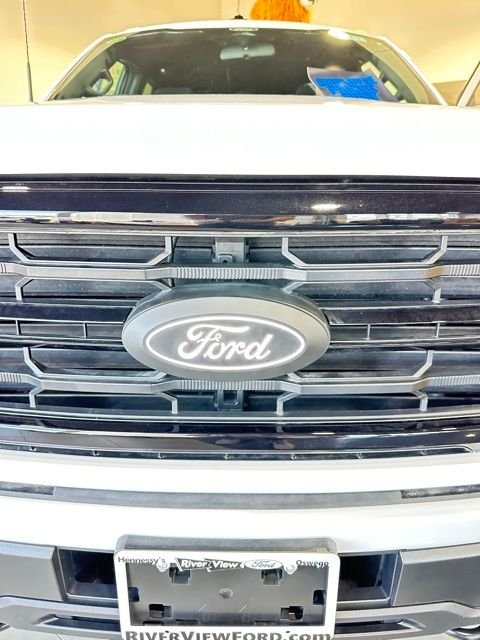 New 2026 Oxford White Ford XLT image 8