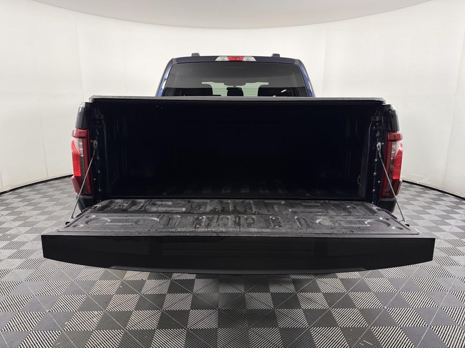 2025 Ford F-150 XLT - Photo 16
