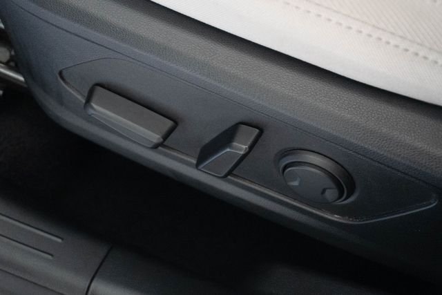Used 2026 White Hyundai SEL image 11