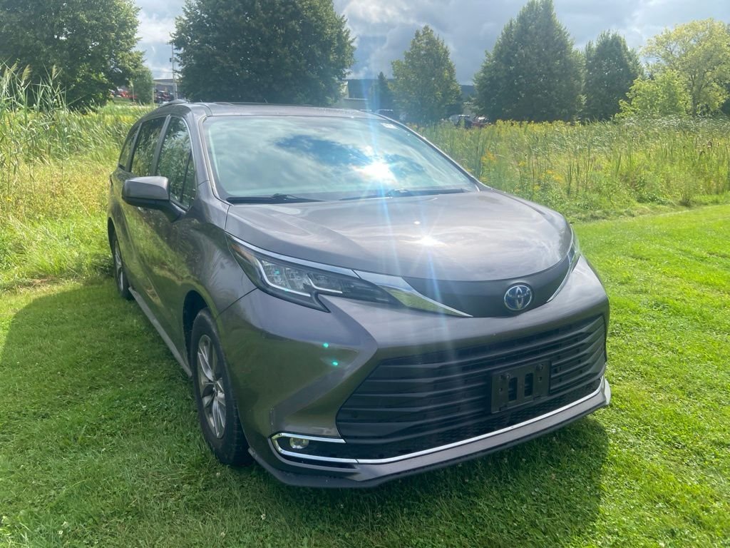 Used 2023 Predawn Gray Mica Toyota XLE image 1