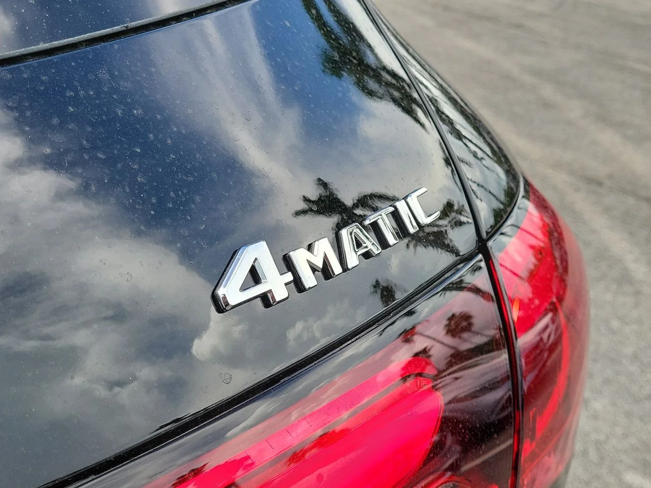 New 2027 Black Mercedes-Benz GLC 300 image 8