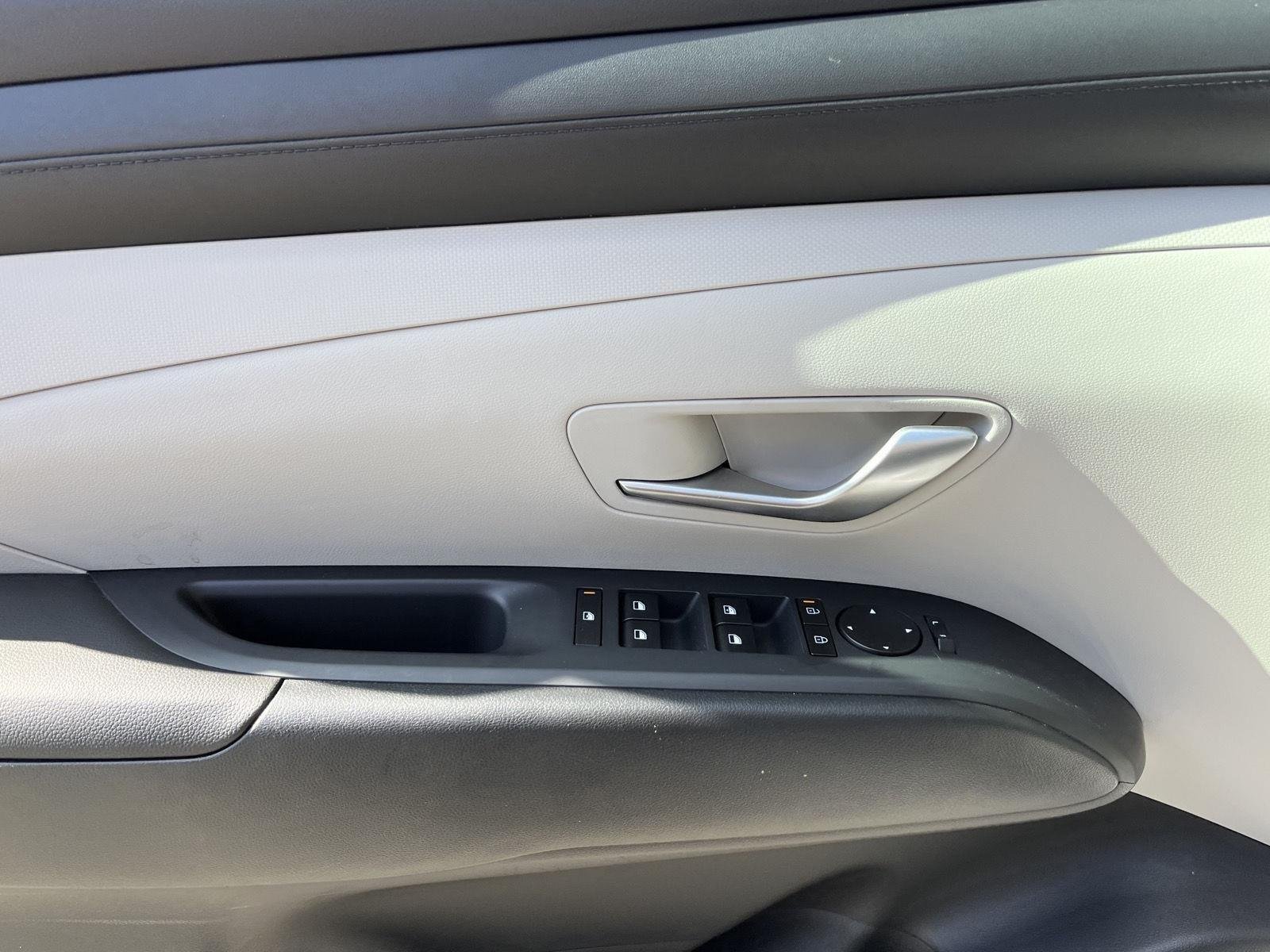 Used 2025 Shimmering Silver Hyundai SE image 19