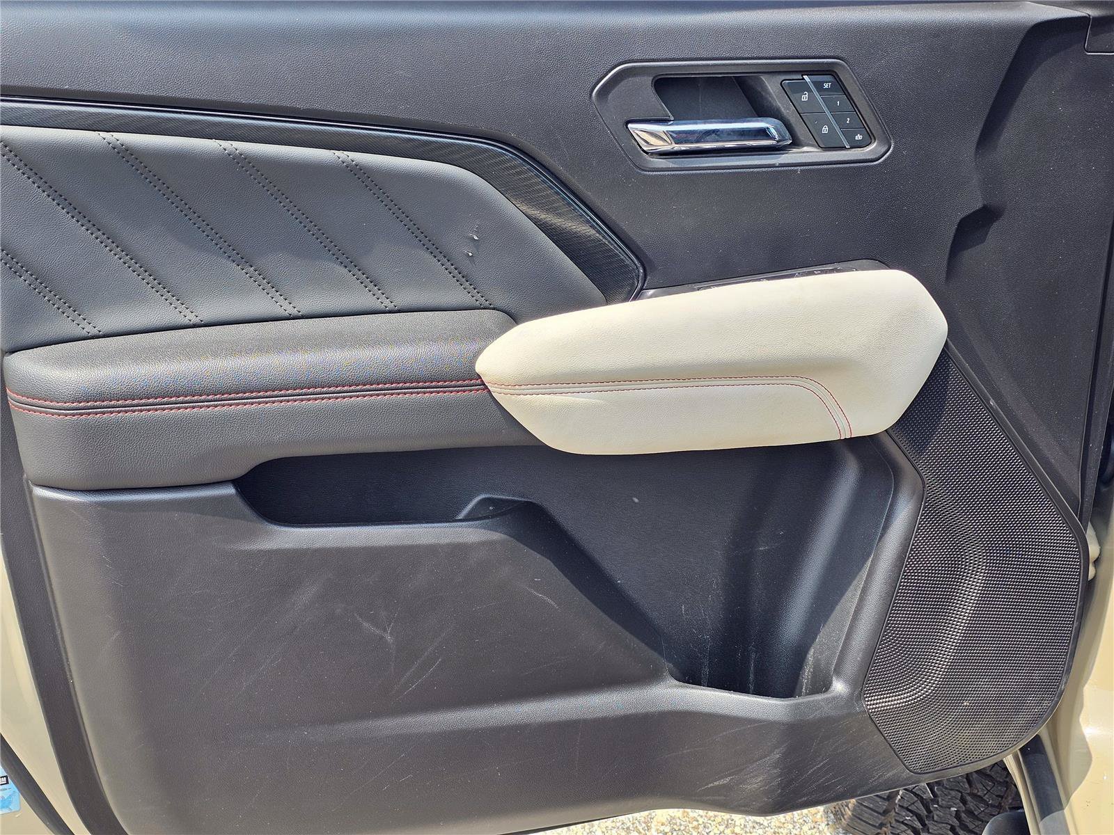 2023 GMC Canyon AT4X - Photo 14