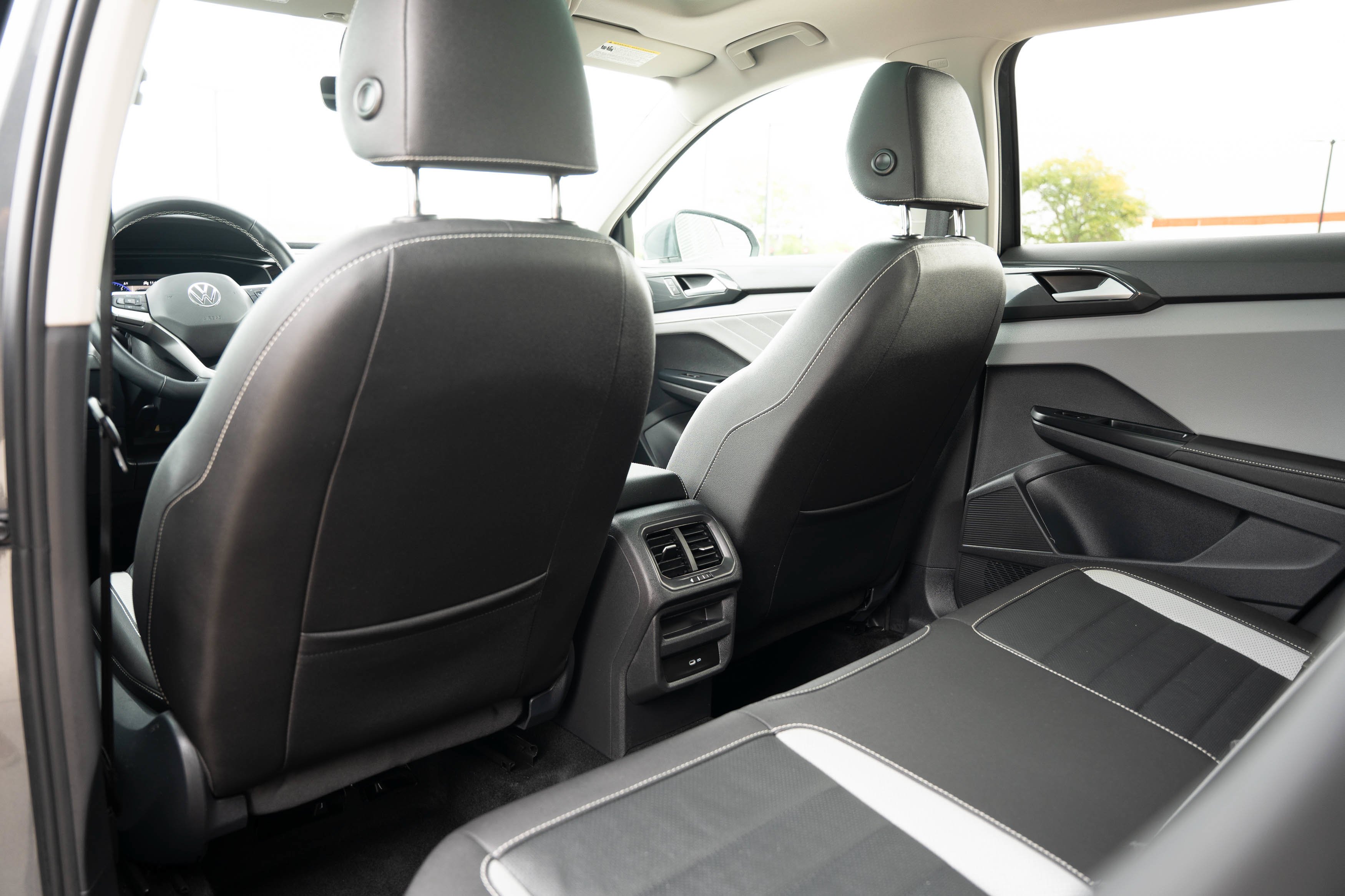 Used 2024 Platinum Gray Metallic Volkswagen SEL image 22