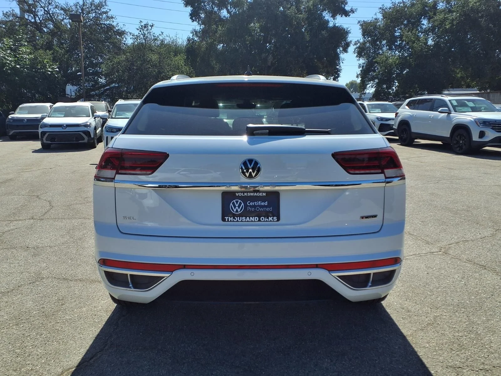 Certified Used 2022 White Volkswagen 2.0T SEL R-Line image 9