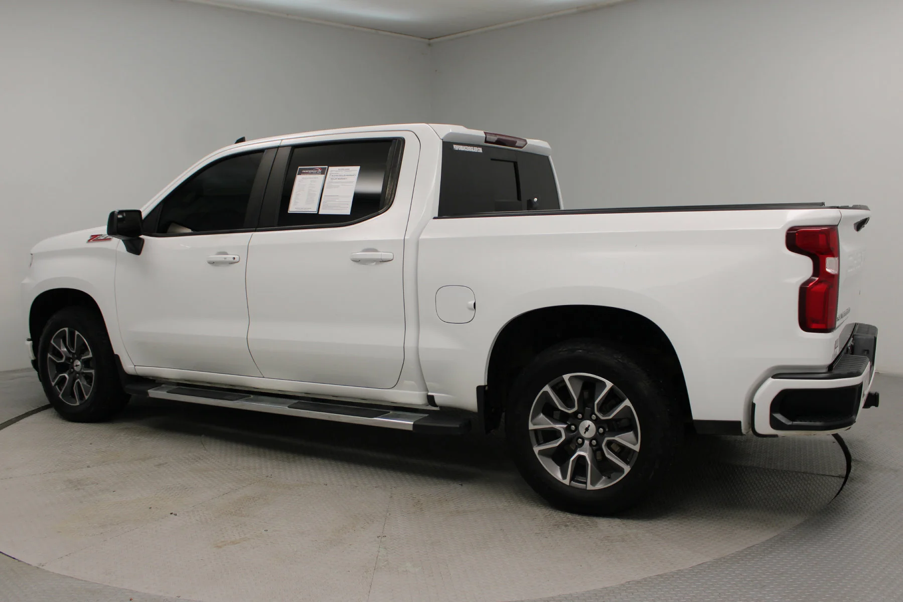 Used 2022 Summit White Chevrolet 4WD Crew Cab 147 RST image 31