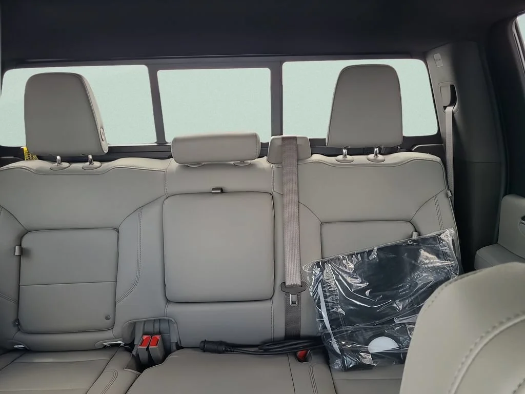 New 2026 Summit White GMC SLT image 10