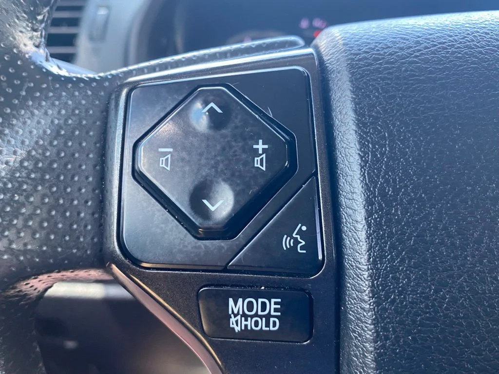 Used 2021 White Toyota Venture image 23