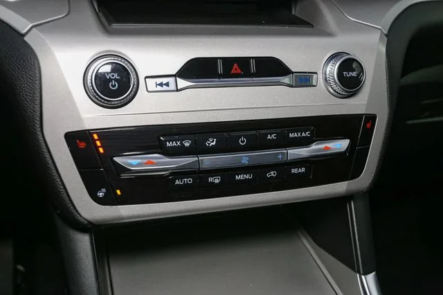 Used 2023 Black Ford XLT image 28