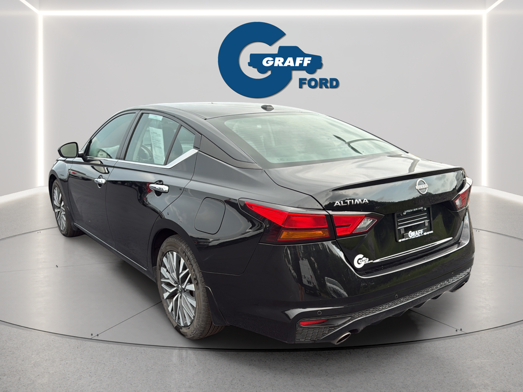 Used 2024 Black Nissan 2.5 SV image 9