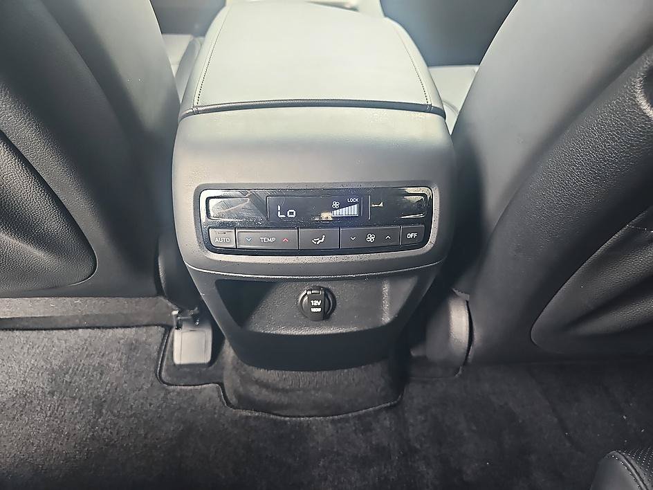 Used 2024 Abyss Black Pearl Hyundai SEL 7P image 29