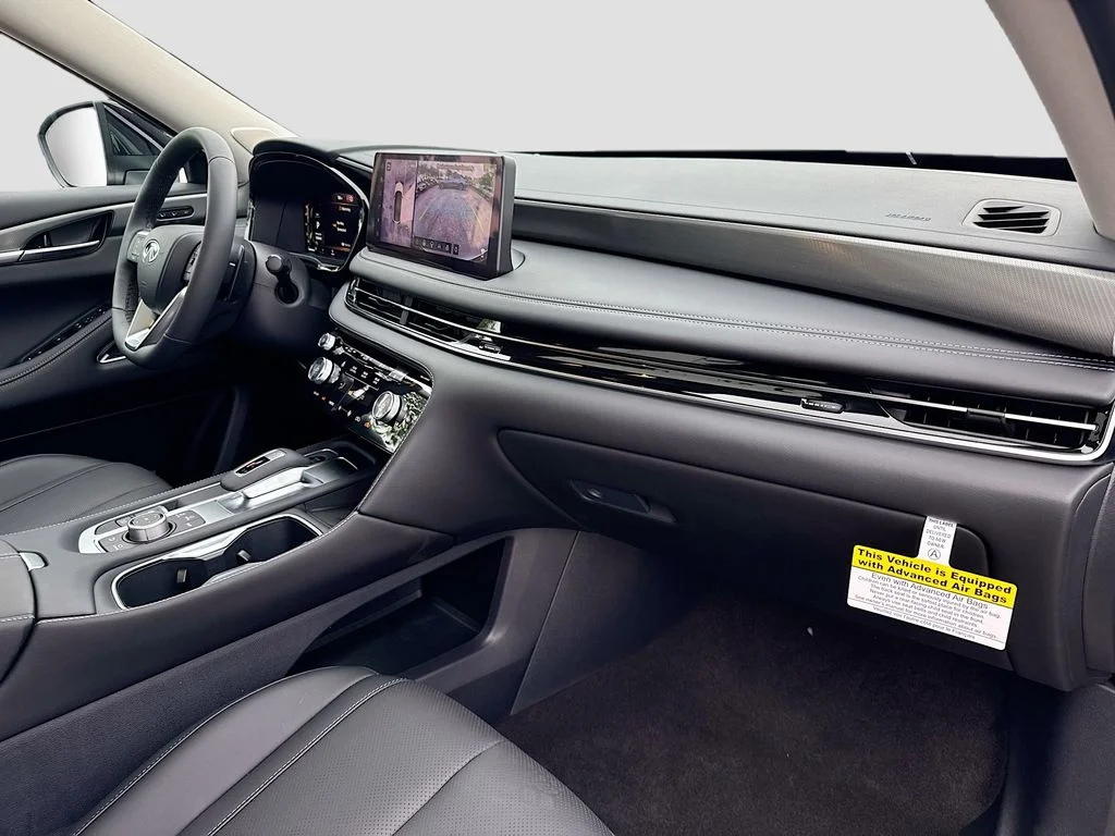 Used 2027 Black INFINITI LUXE image 33