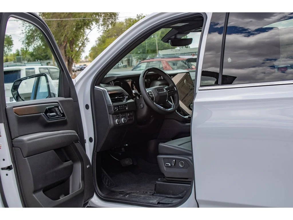 2026 GMC Yukon Denali - Photo 31