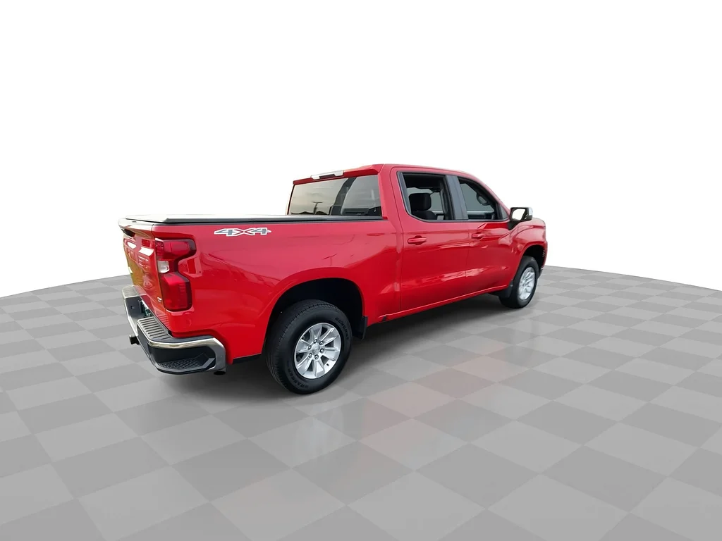 Used 2024 RED Chevrolet LT image 9